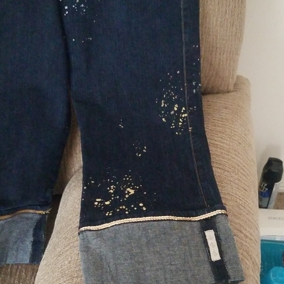 capri's - Picture 4 of 4